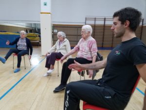 Gymnastique personne à mobilité réduite - perf&fit coaching sportif senior
